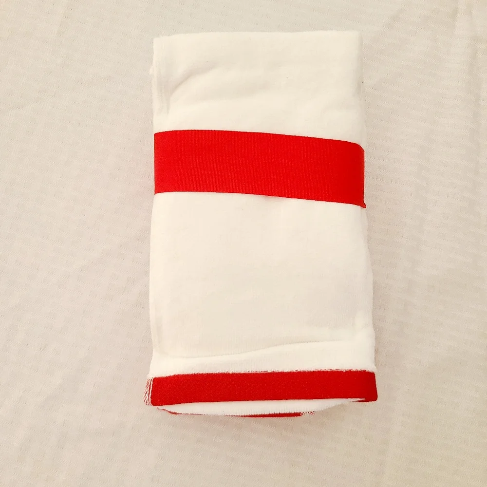 👀50% OFF❤🛻 NWOT‼️ 2-pack of Disney brand Mickey Mouse Holiday Hand Towels